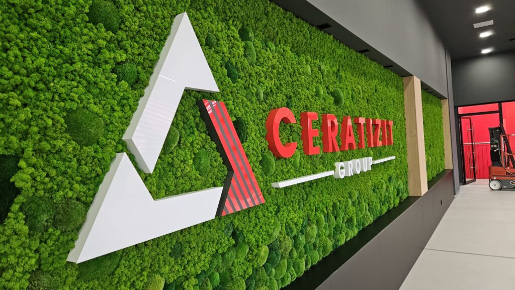 Niepodświetlane logo 3D ze styroduru z licem – realizacja DECOPARK