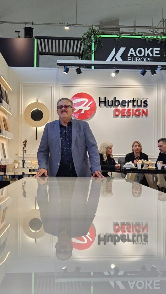 Niepodświetlane logo 3D ze styroduru z licem – realizacja DECOPARK