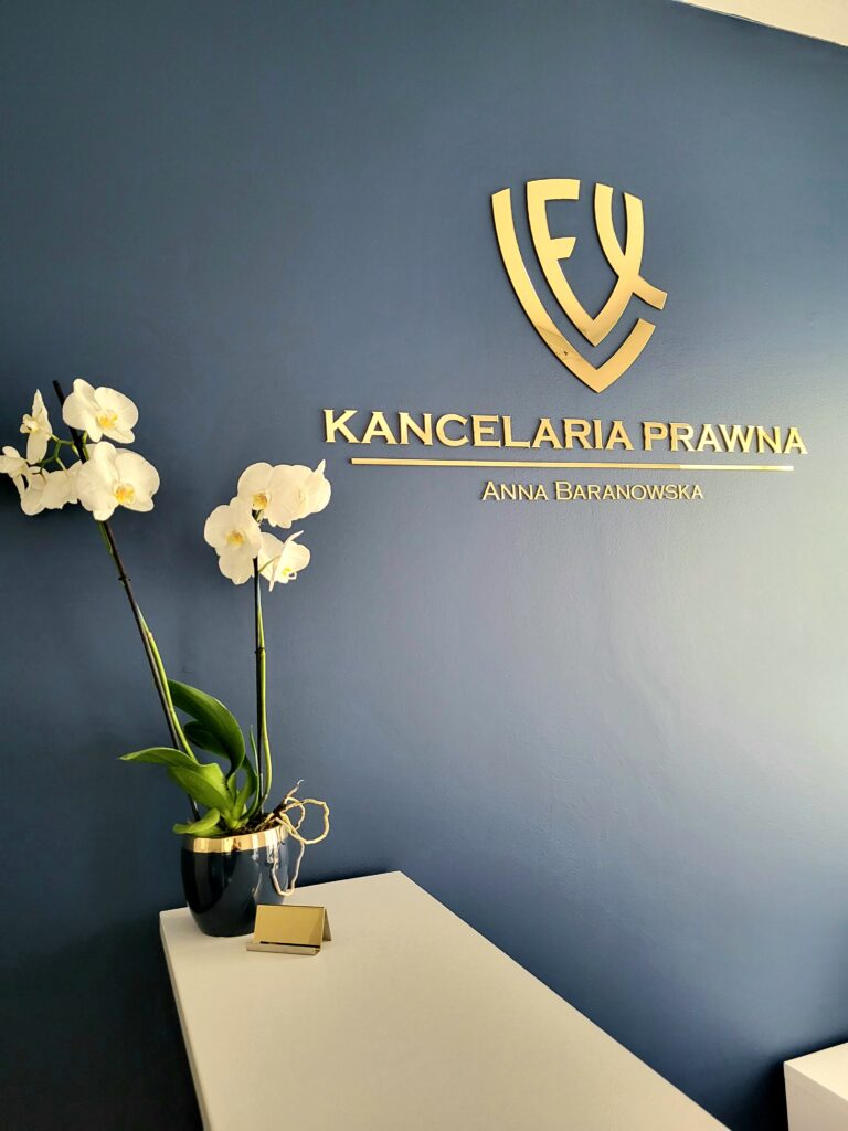 Logo lustrzane z akrylu na ścianę – realizacja DECOPARK