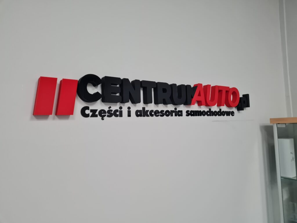 Niepodświetlane logo 3D ze styroduru z licem – realizacja DECOPARK