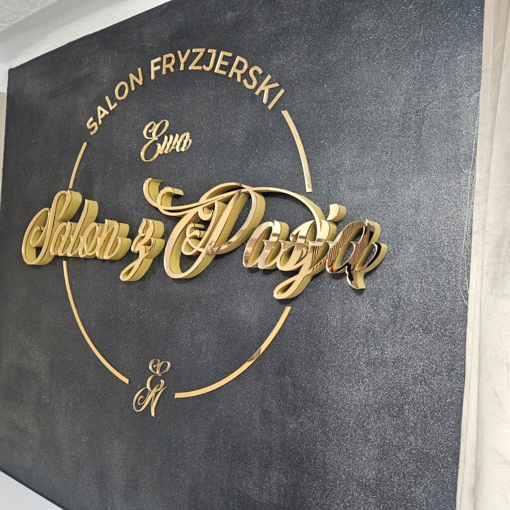 Logo lustrzane z akrylu na ścianę – realizacja DECOPARK