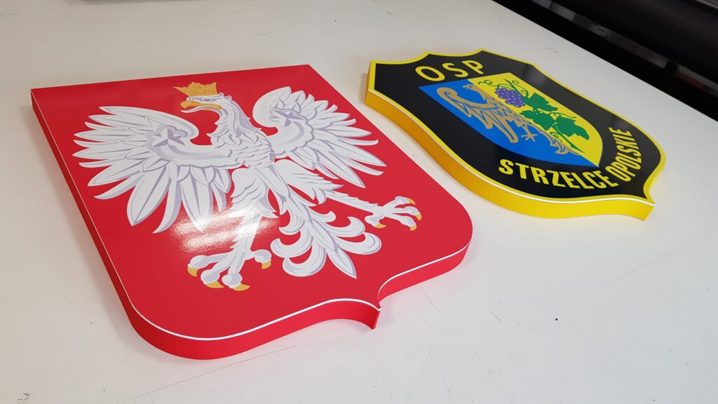 Niepodświetlane logo 3D ze styroduru z licem – realizacja DECOPARK