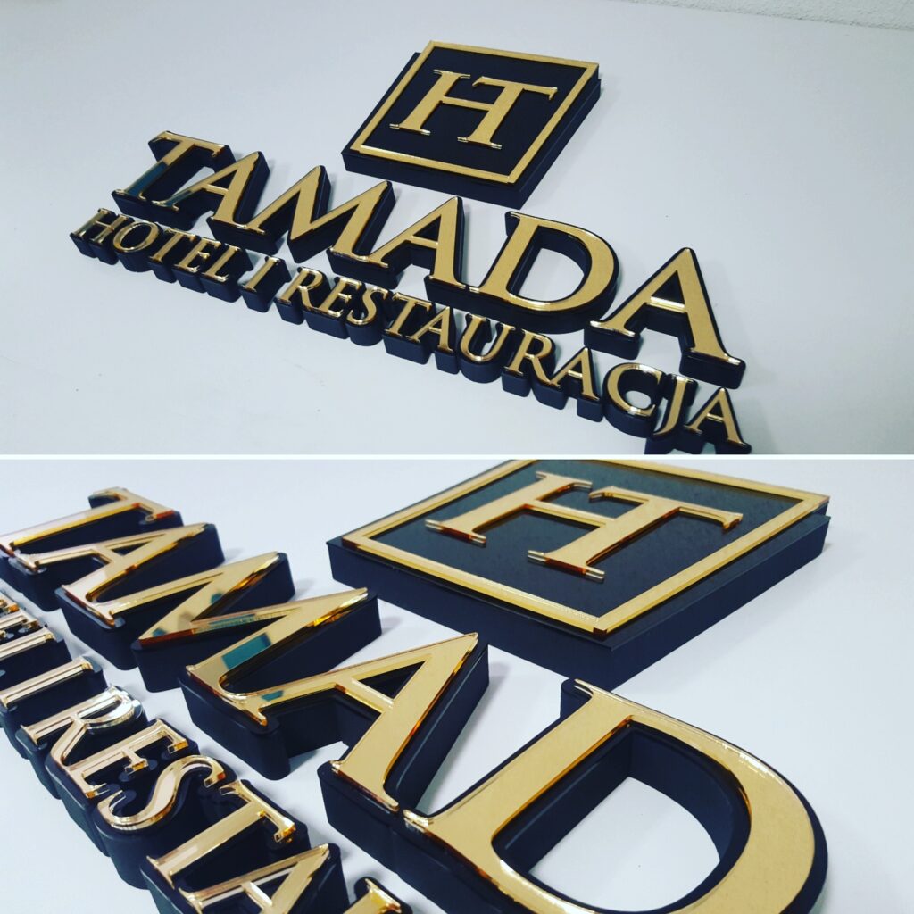 Logo lustrzane z akrylu na ścianę – realizacja DECOPARK